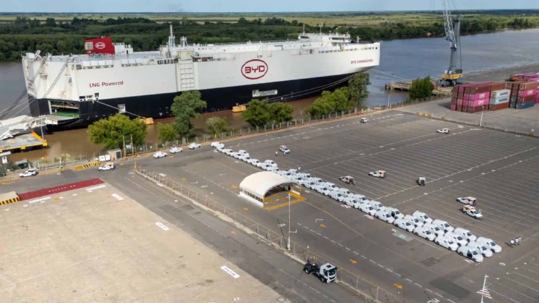 The massive car carrier ship BYD Changzhou docked at the port of Zárate, Argentina, unloading thousands of new electric and hybrid vehicles.