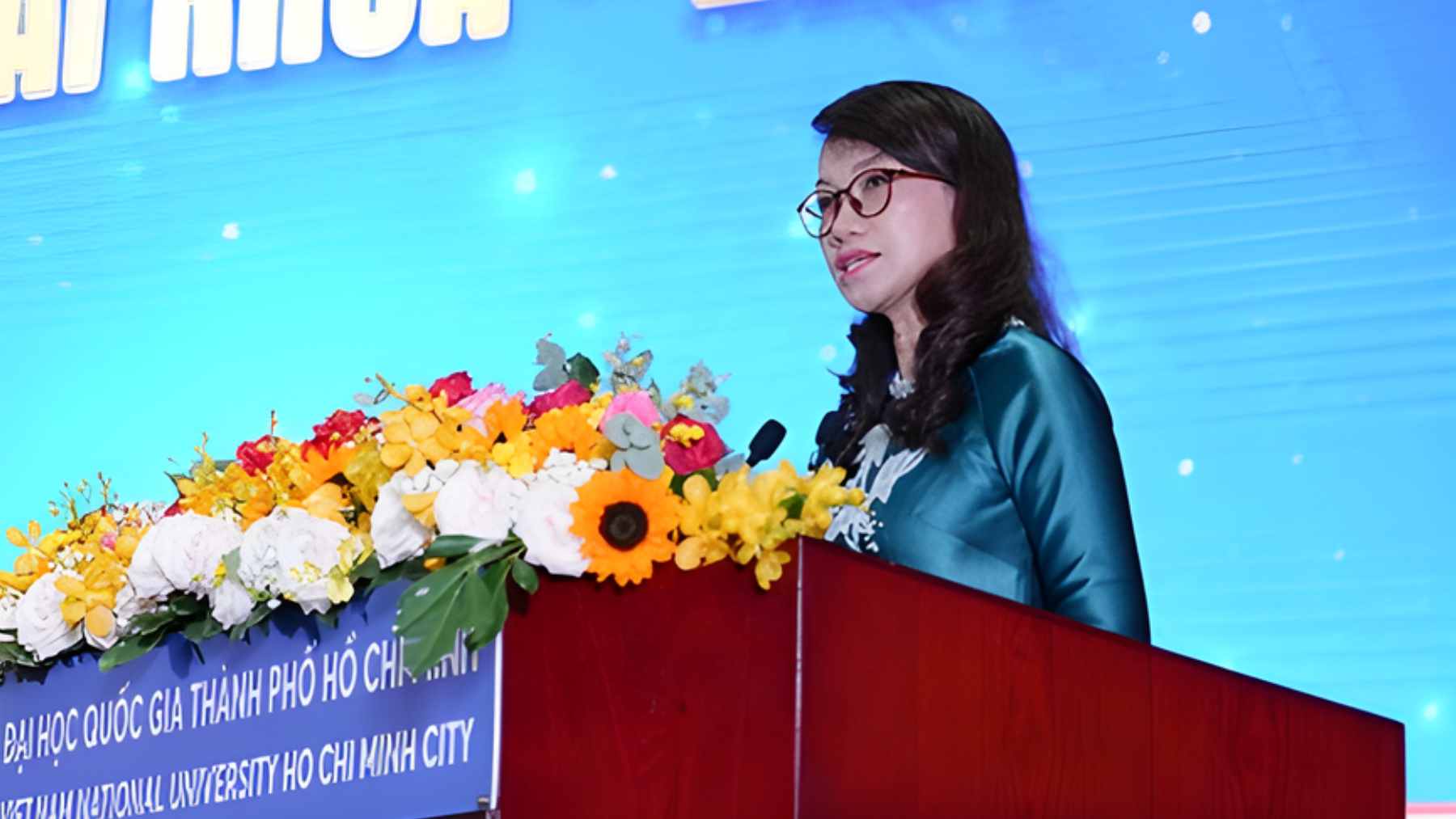 Professor Dr. Nguyen Thi Thanh Mai speaking at the 2025 opening ceremony of Vietnam National University, Ho Chi Minh City.
